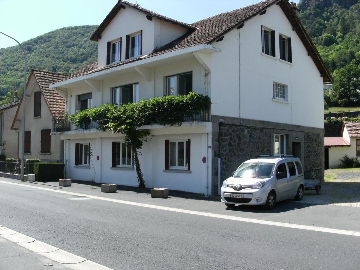 Apartment Les Glycines Vic-sur-Cere