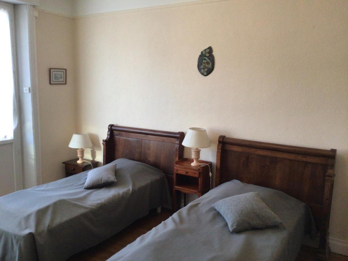 Les Glycines Apartment *