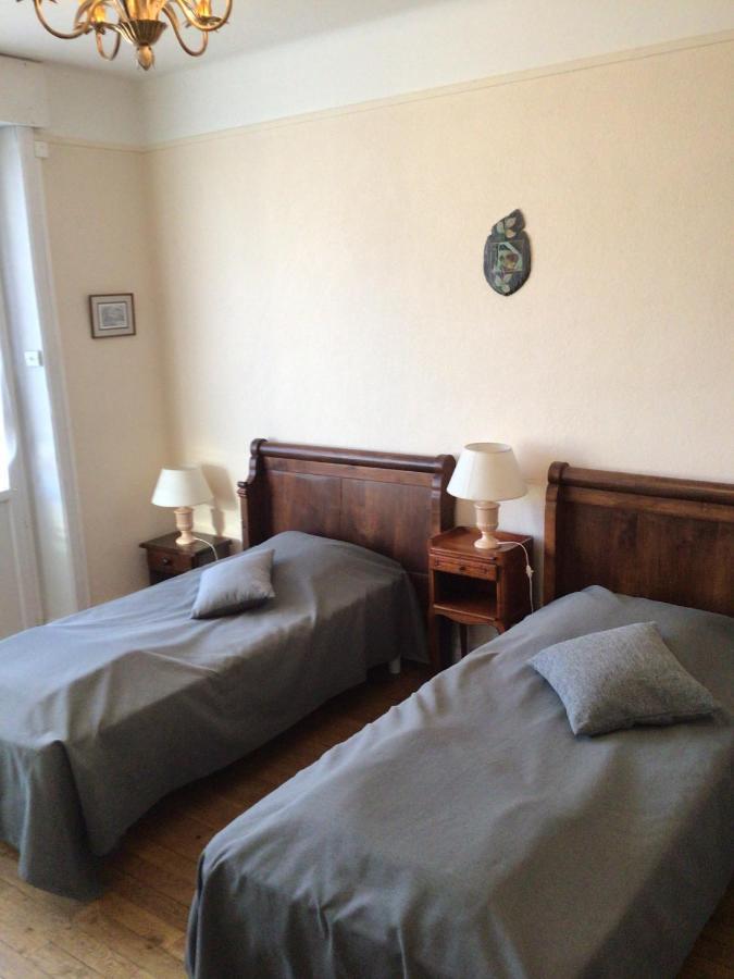 Les Glycines Apartment *